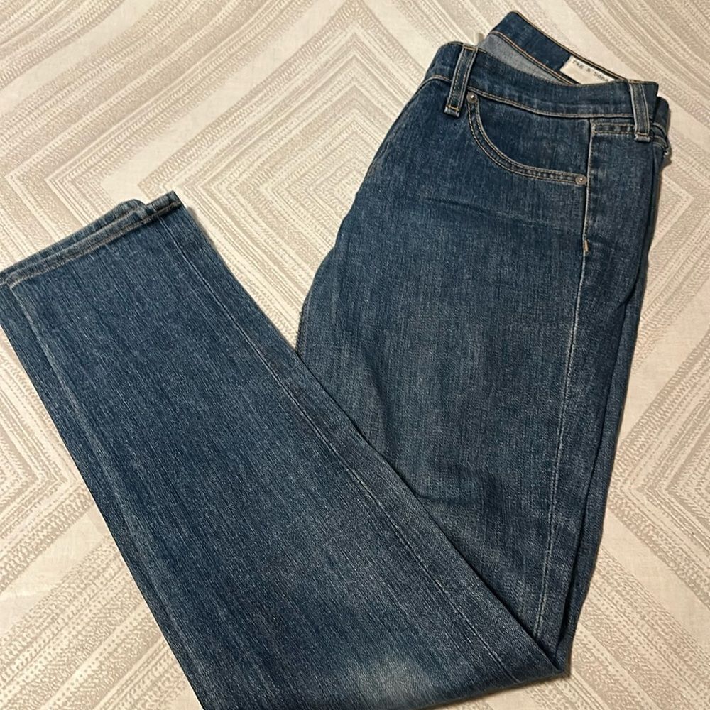 Rag & Bone Women’s Blue Wash Denim Skinny Jeans.